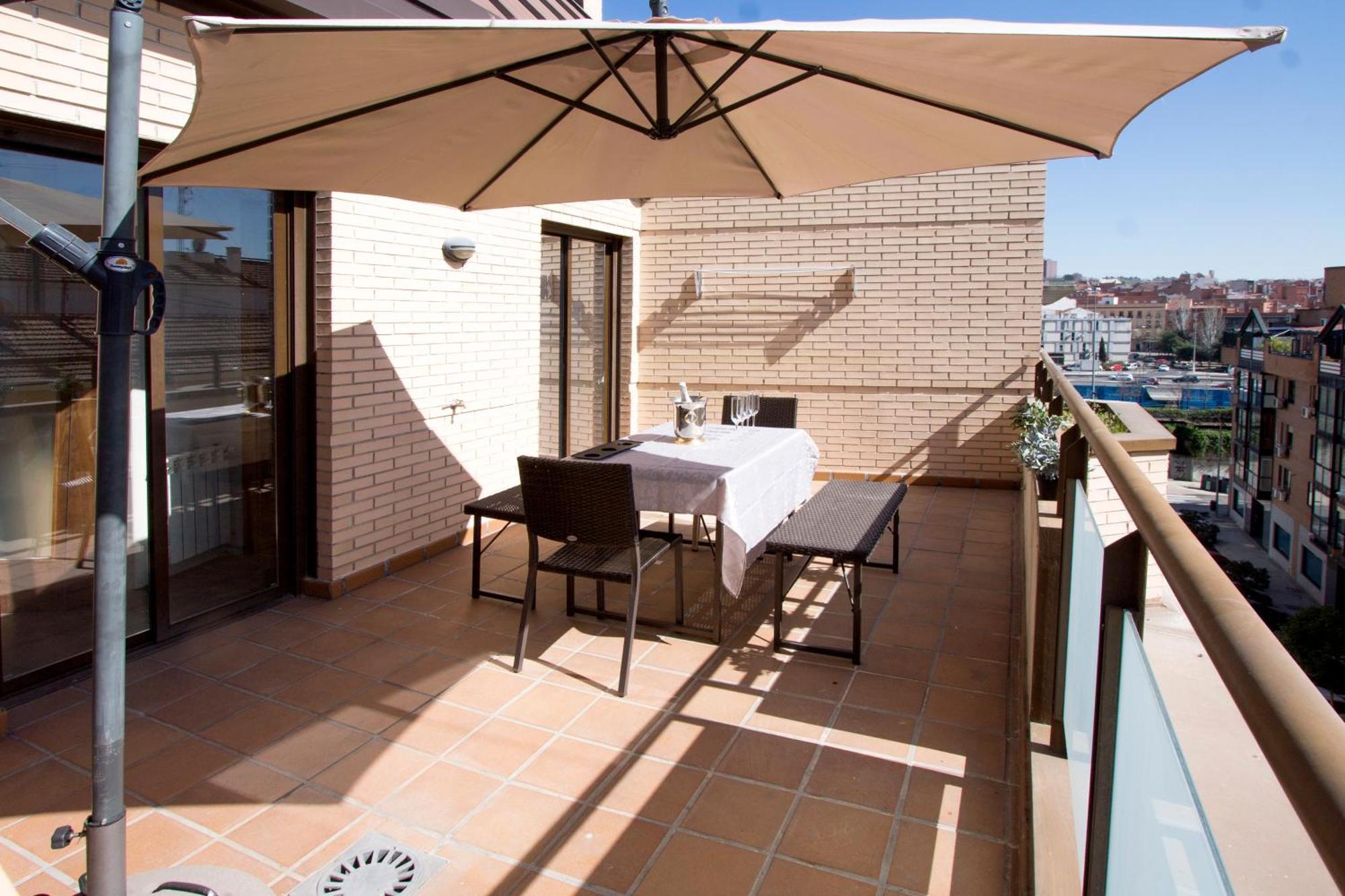 Apartamentos Adelfas Мадрид Экстерьер фото
